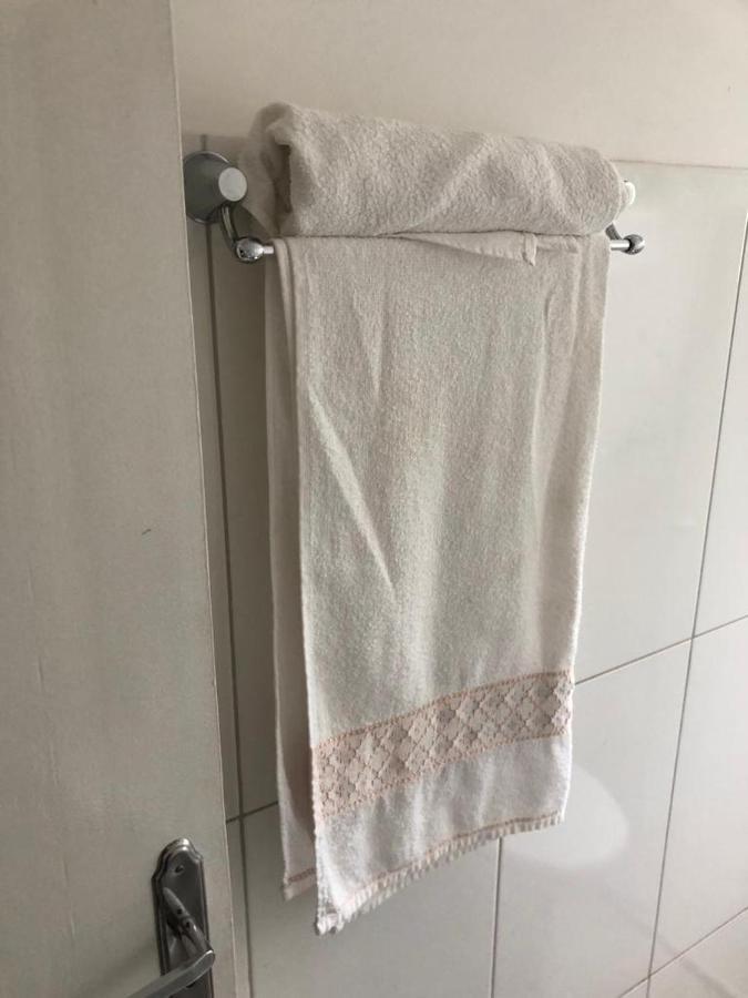 Hostel E Pousada Londrina Rodoviaria Centro Quartos Individuais Com Chave E Wi-Fi Eksteriør billede